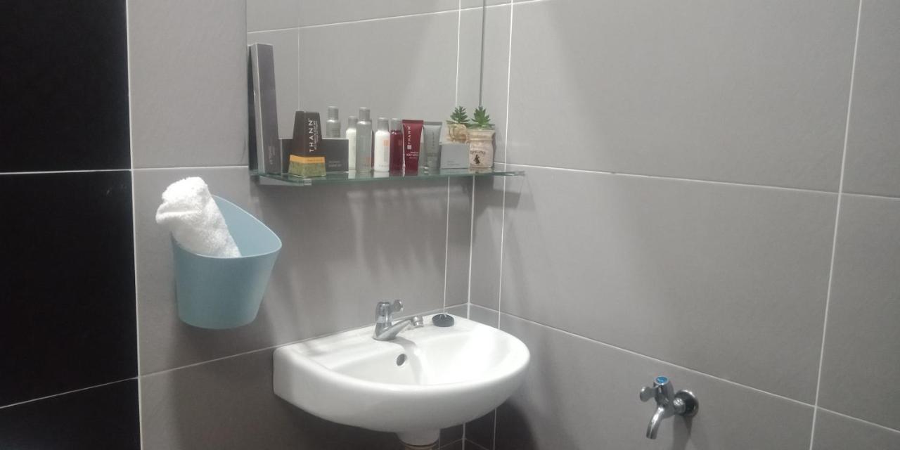 Zr D'Jembal Homestay, Gong Badak クアラ・トレンガヌ エクステリア 写真